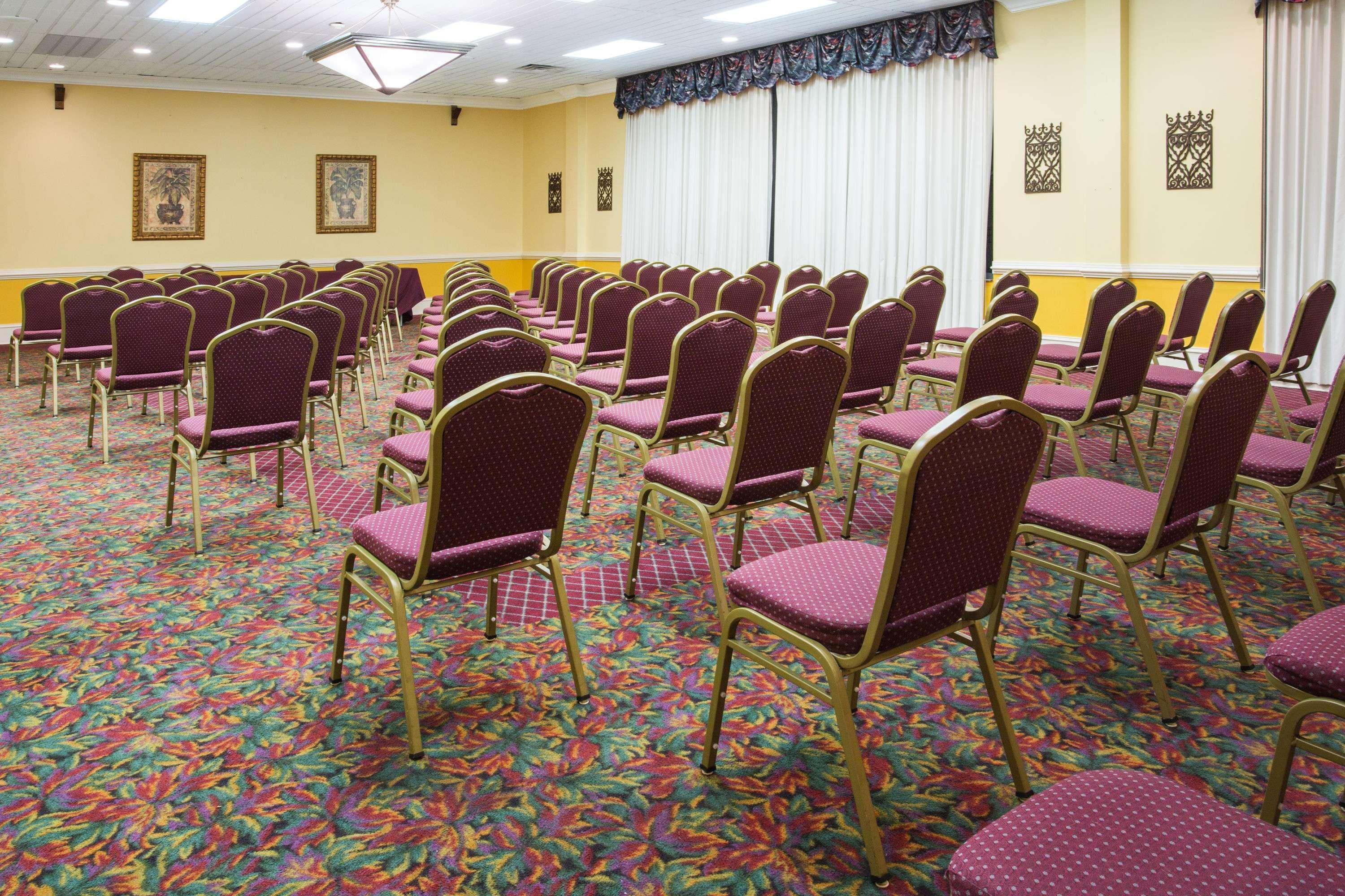 Ramada By Wyndham Wytheville Bagian luar foto