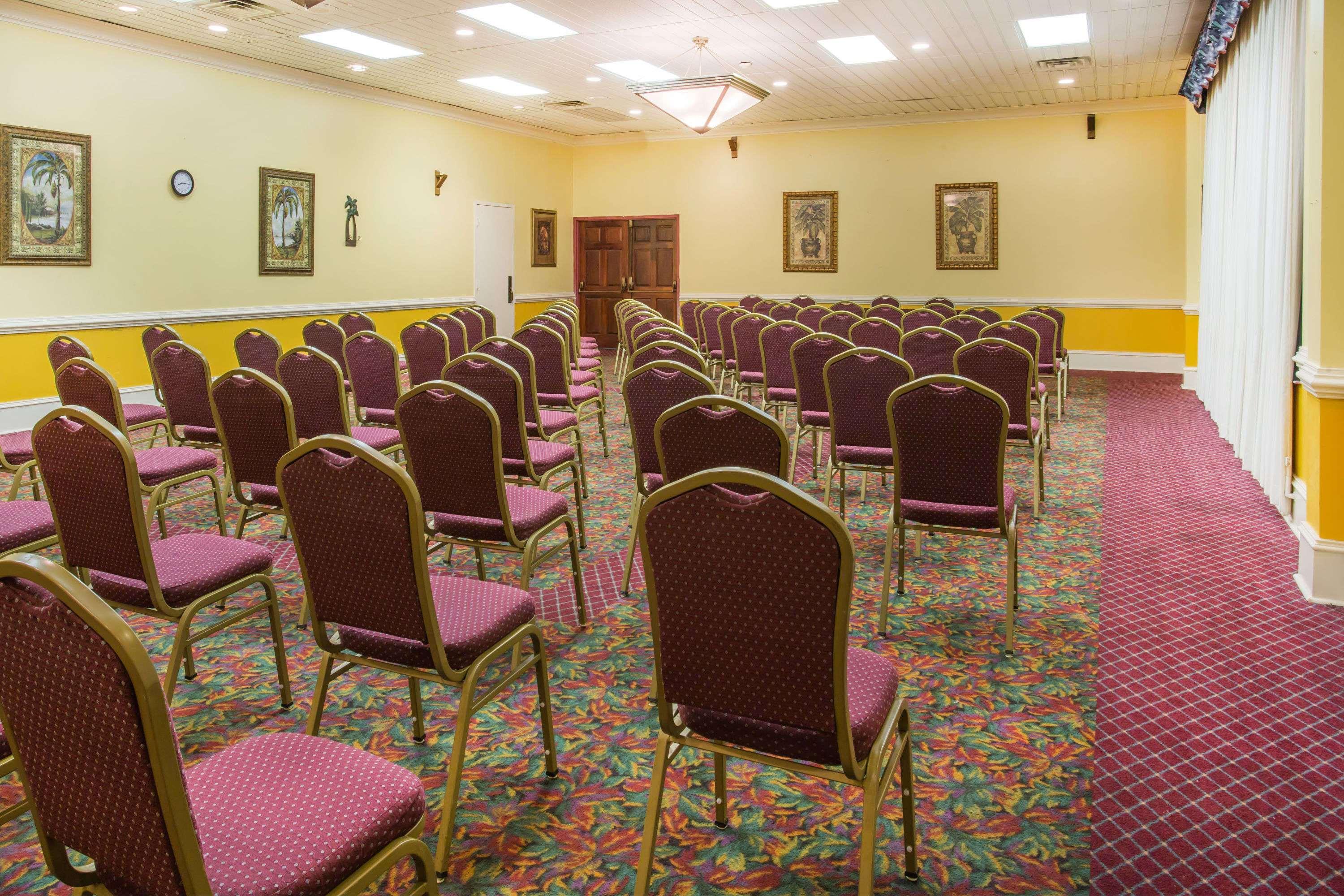 Ramada By Wyndham Wytheville Bagian luar foto