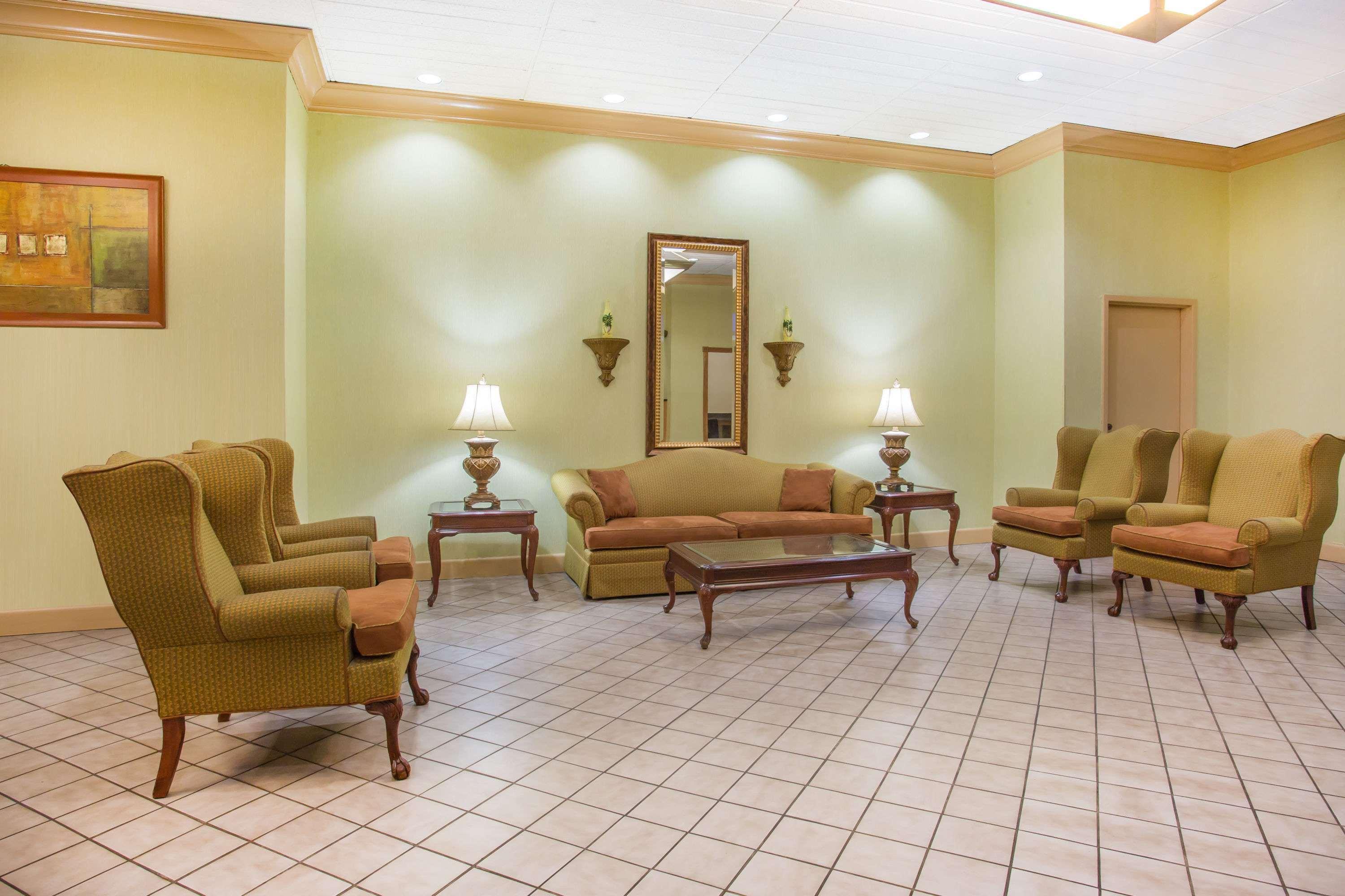 Ramada By Wyndham Wytheville Bagian luar foto