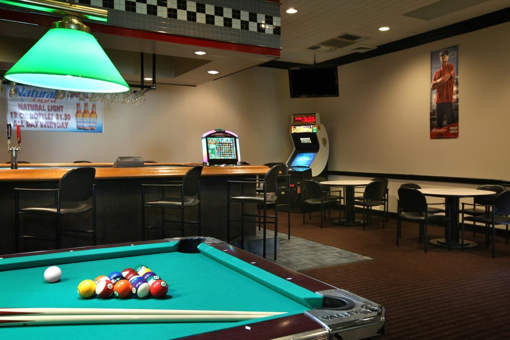 Ramada By Wyndham Wytheville Bagian luar foto
