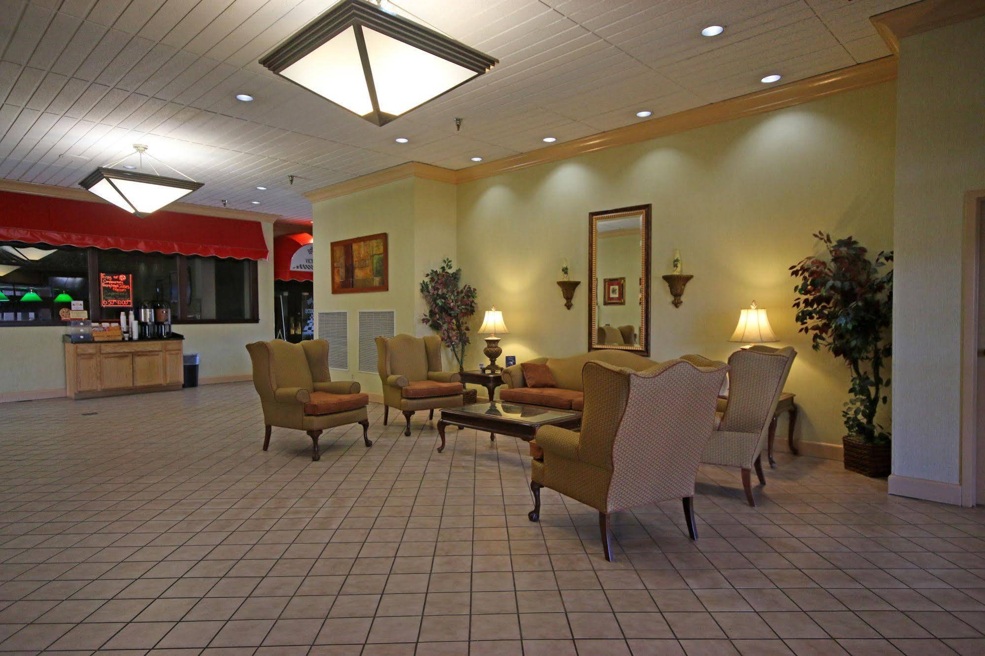 Ramada By Wyndham Wytheville Bagian luar foto