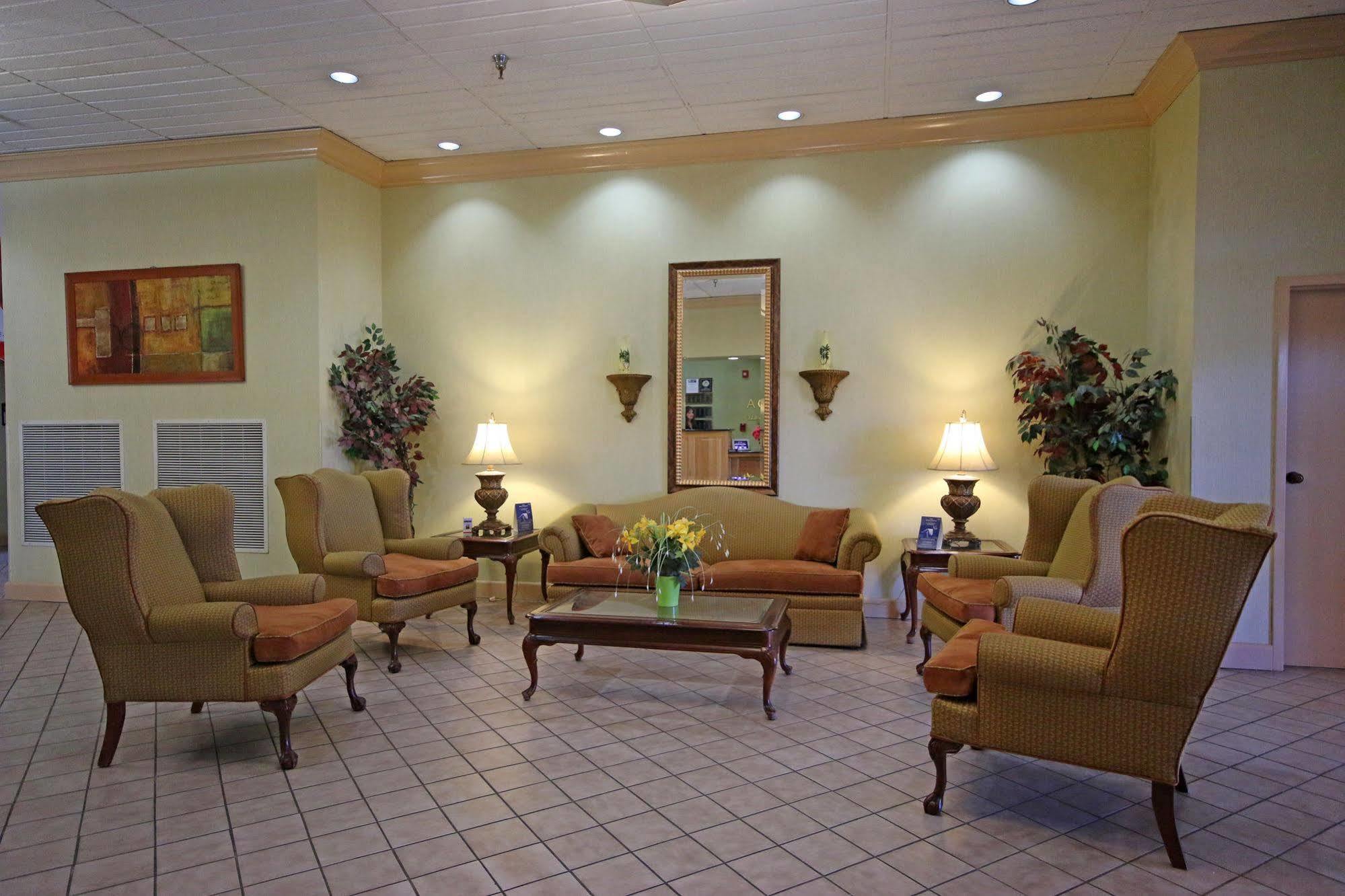 Ramada By Wyndham Wytheville Bagian luar foto