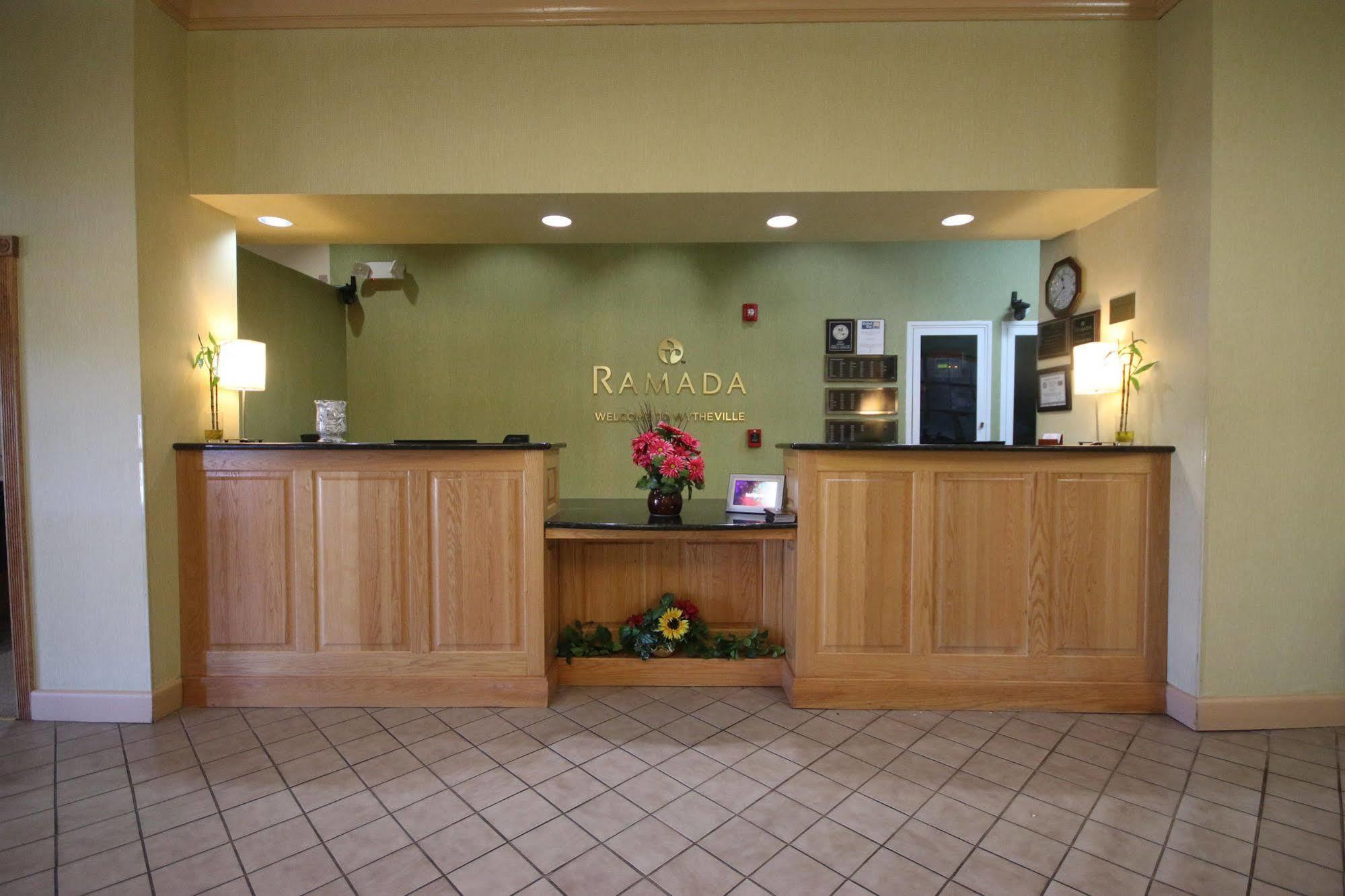 Ramada By Wyndham Wytheville Bagian luar foto