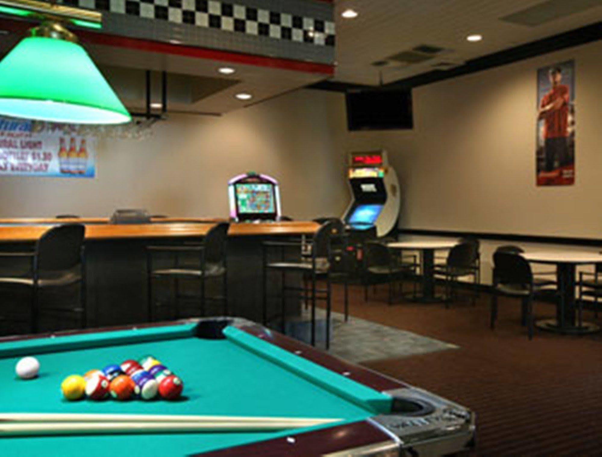 Ramada By Wyndham Wytheville Bagian luar foto