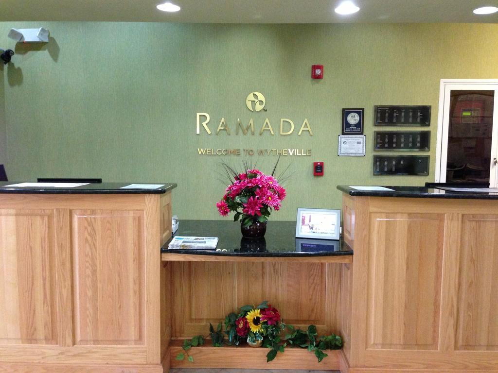 Ramada By Wyndham Wytheville Bagian luar foto