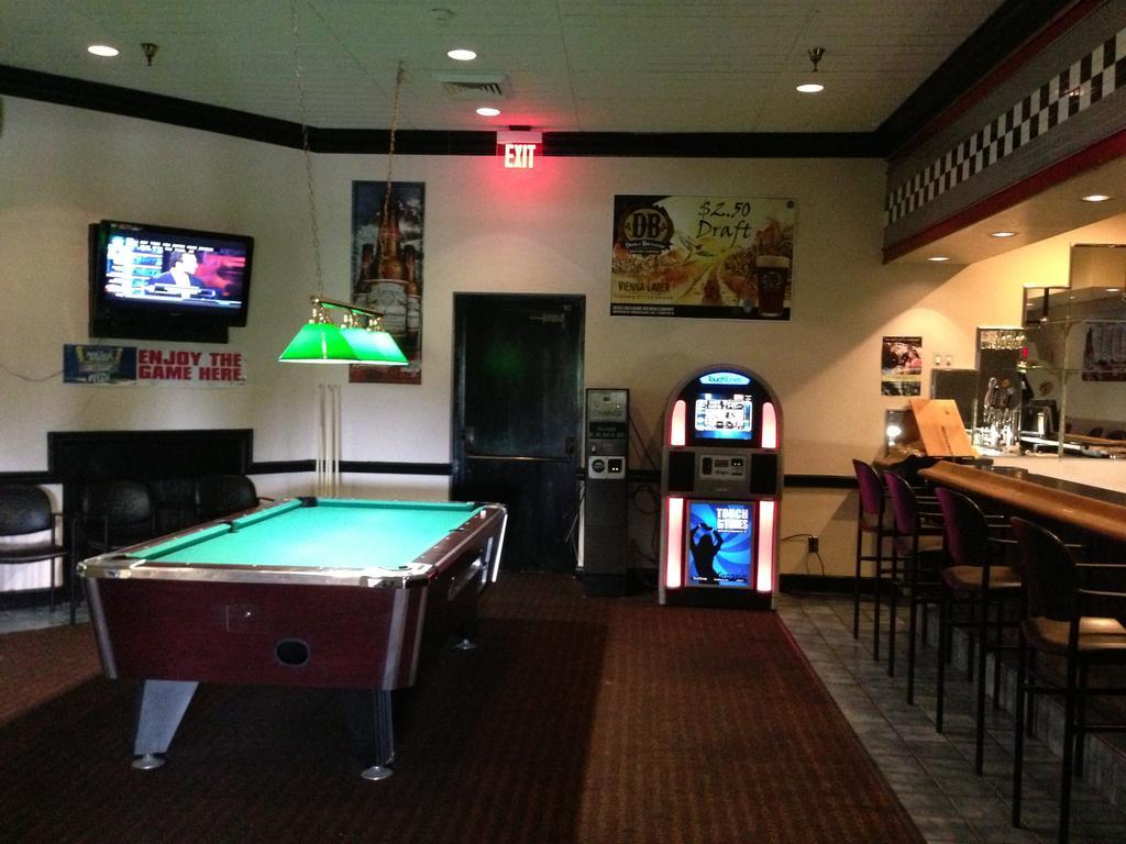 Ramada By Wyndham Wytheville Bagian luar foto