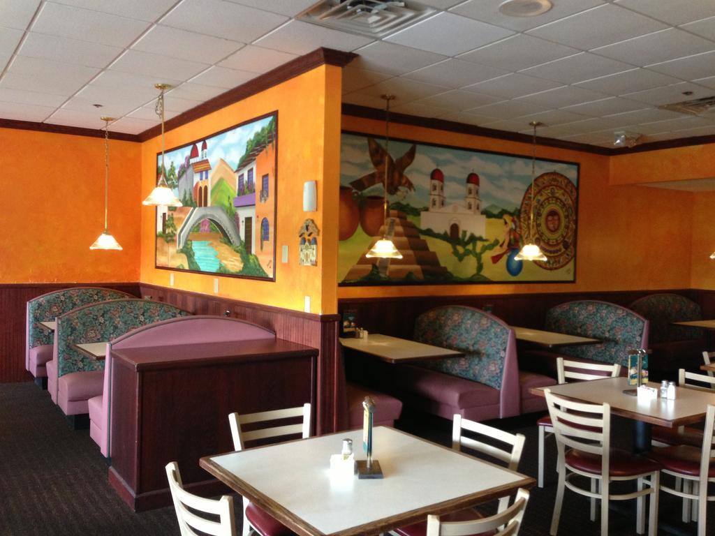 Ramada By Wyndham Wytheville Bagian luar foto